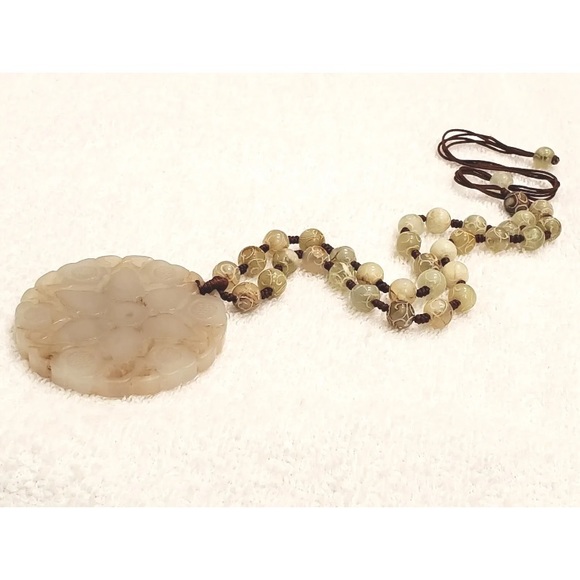 OFFERS WELCOMED - Pierced Mutton Fat Jade Flower Pendant Necklace 57.7g - Picture 4 of 11